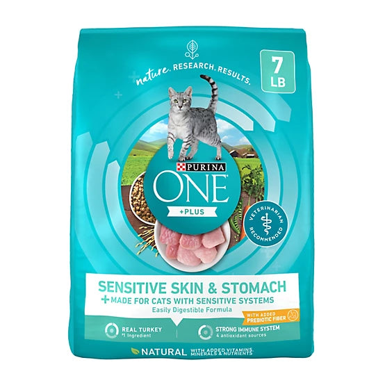 Purina ONE Adult Indoor/Outdoor Sensitive Skin and Stomach Natural Turkey Recipe Dry Cat Food, 7lb