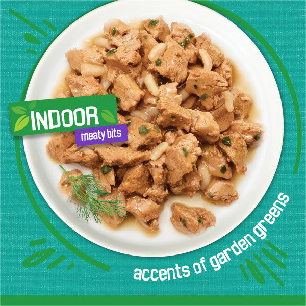 Purina Friskies Indoor Cat Food Meaty Bits Saucy Seafood Bake With Garden Greens in Sauce  - 5.5 oz. Can